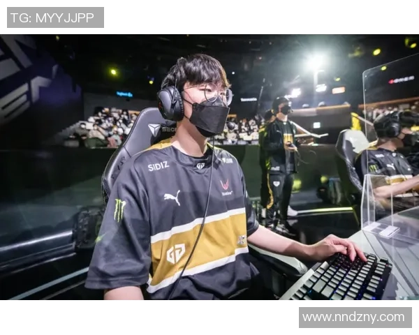 Canyon关键时刻绕后秒杀兰博KT陷入左右为难人龙全盘失利